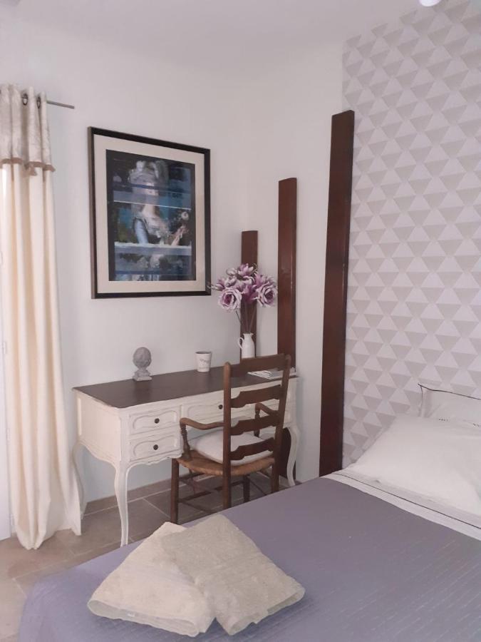 Les Olivades Bed and Breakfast Magalas Exteriör bild
